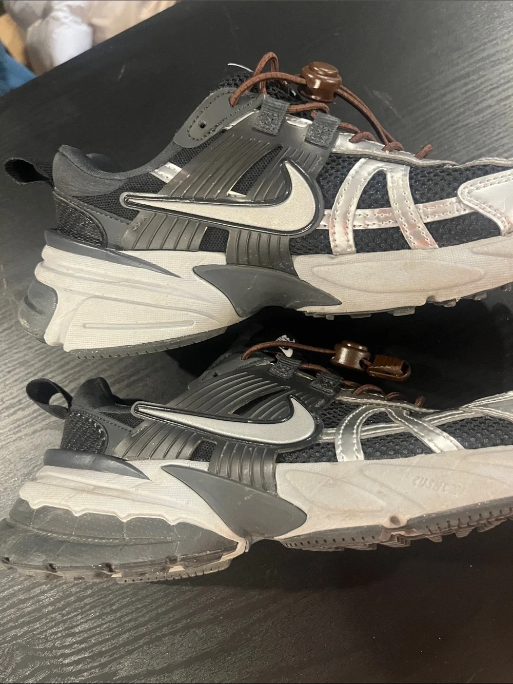 Nike Wmns V2K Run 'Black Metallic Silver' - Picture 3 of 8